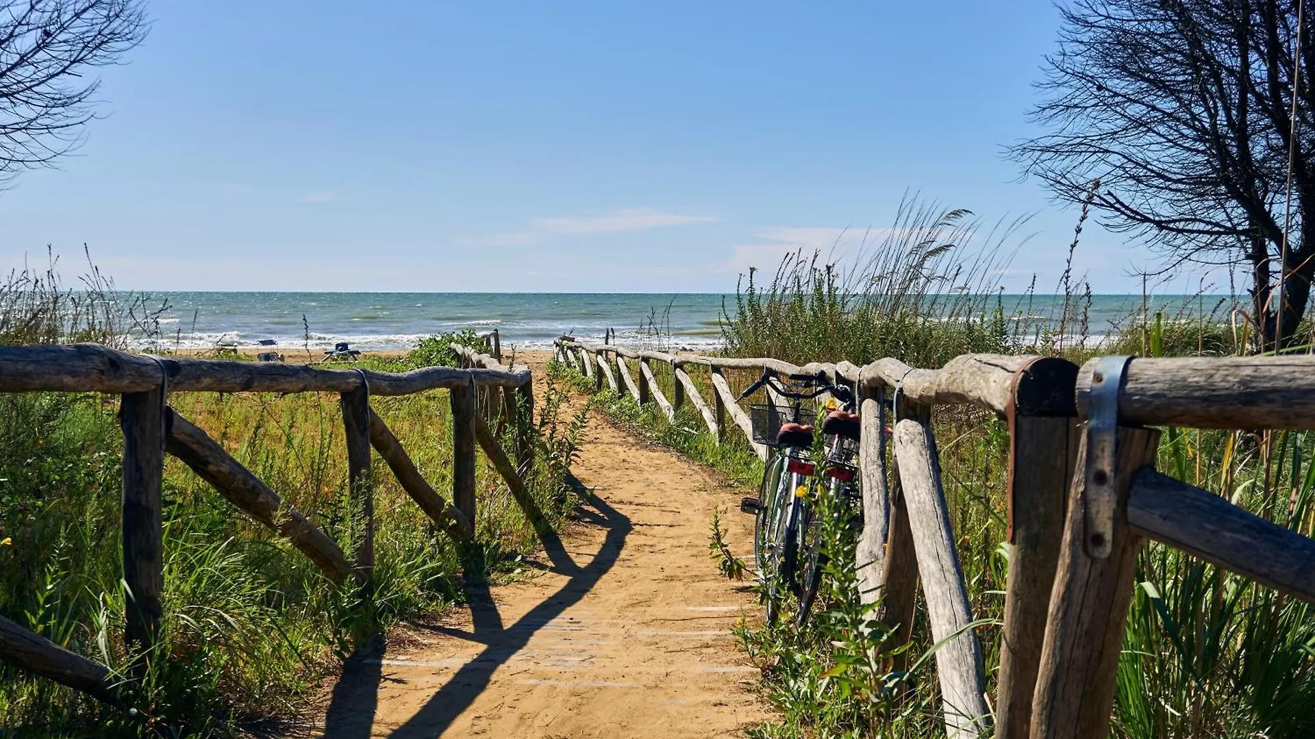 Superb Flat With Balcony Near The Beach - Beahost Bibione Italy