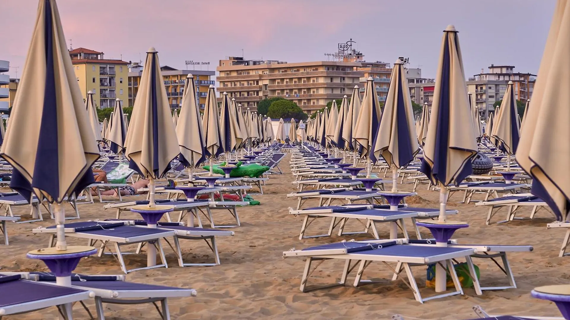 Superb Flat With Balcony Near The Beach - Beahost Bibione 0*,  Italy