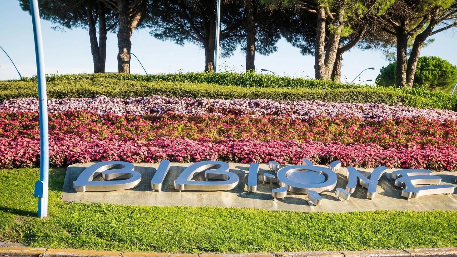 Superb Flat With Balcony Near The Beach - Beahost Bibione Apartment